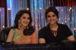 Parineeti Chopra, Madhuri Dixit on the sets of Jhalak Dikhla Jaa 6 on 20th Aug 2013,1 (14).JPG